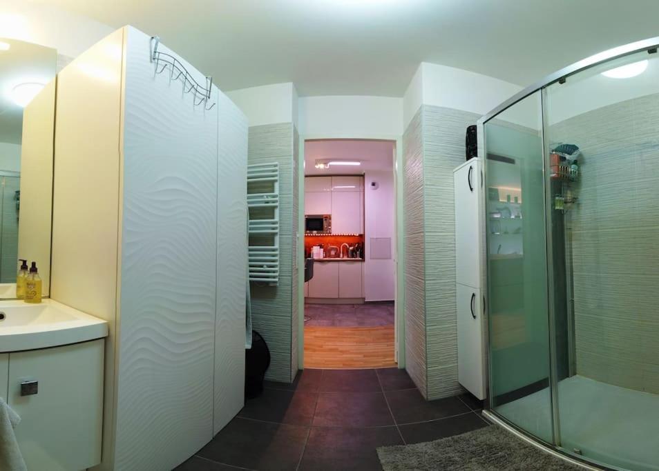 New Lux Smart 69m2,terrasse, Modern, Metro 13 *